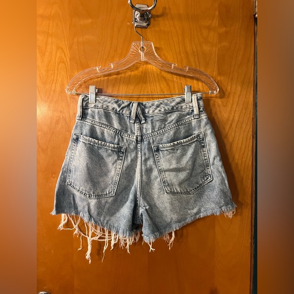 Good American Light Blue Distressed Jean Shorts - Picture 2 of 5
